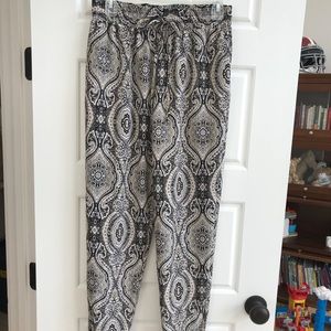 Forever 21 Paisley Printed Ankle Pants
